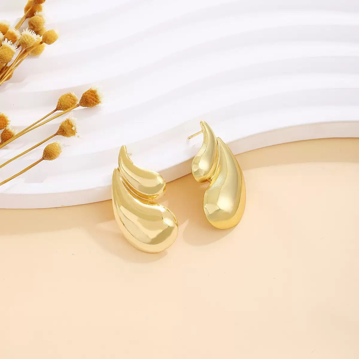 Liquid Glow Studs