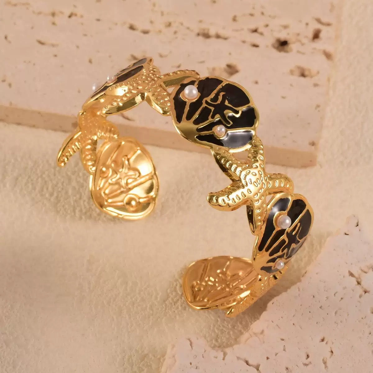 Black Pearl Star Shore Cuff