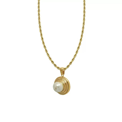 Bold Pearl Necklace