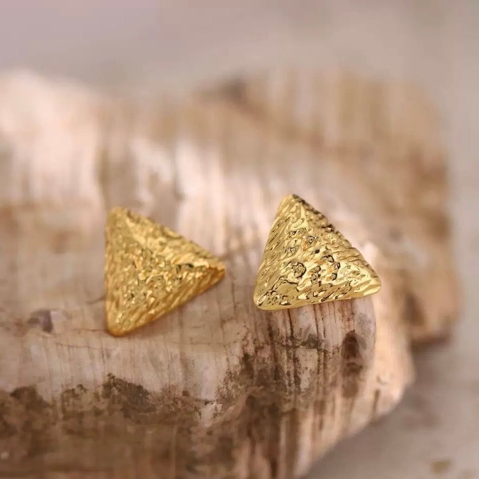Core Triangle Studs