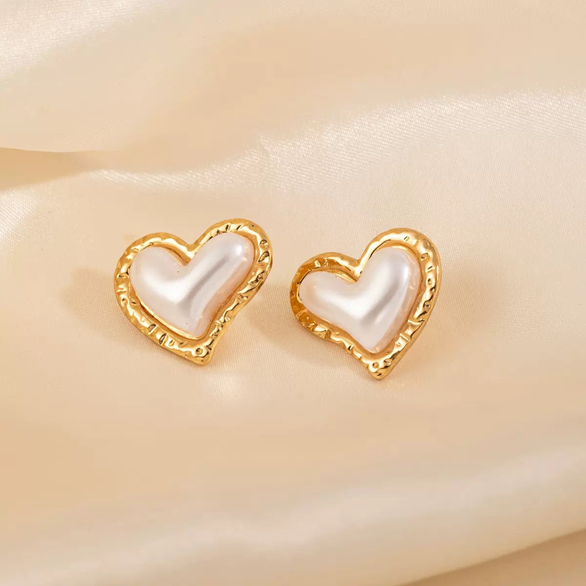 Dreamy Heart Studs
