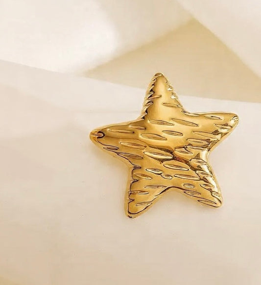 Gold star ring