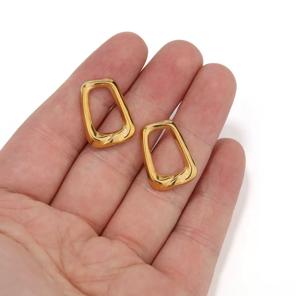 Golden Frame Studs