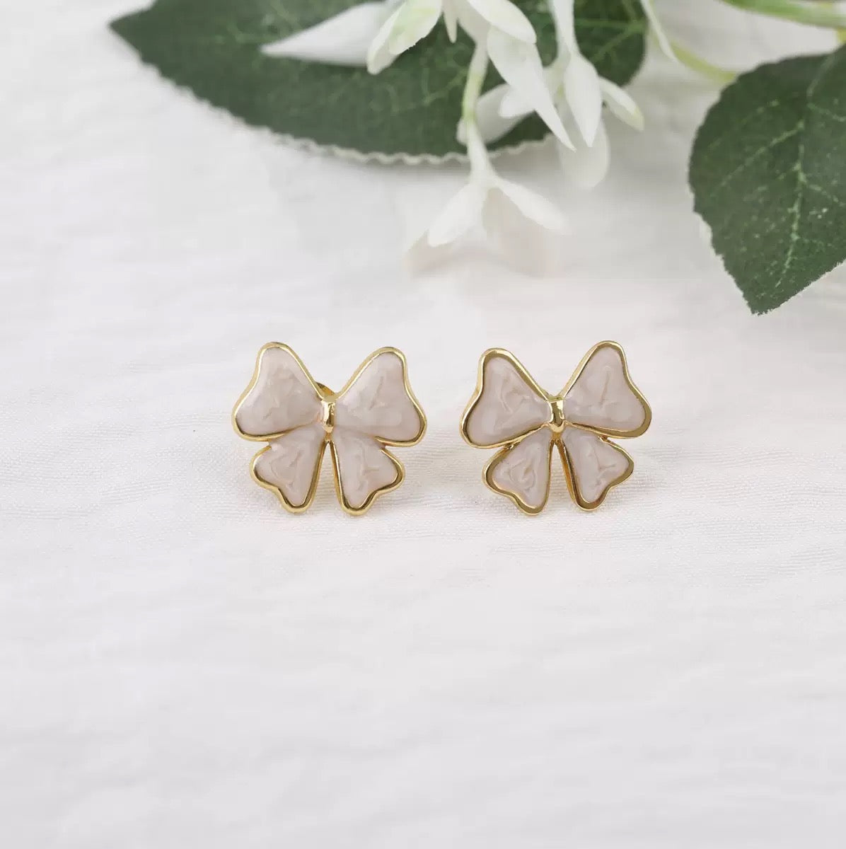 Ivory Bow Studs