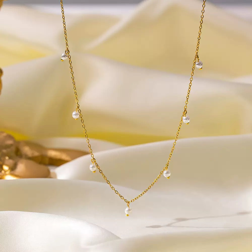 Luna Pearl Necklace