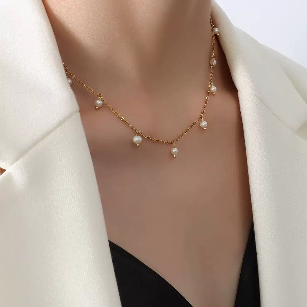 Luna Pearl Necklace