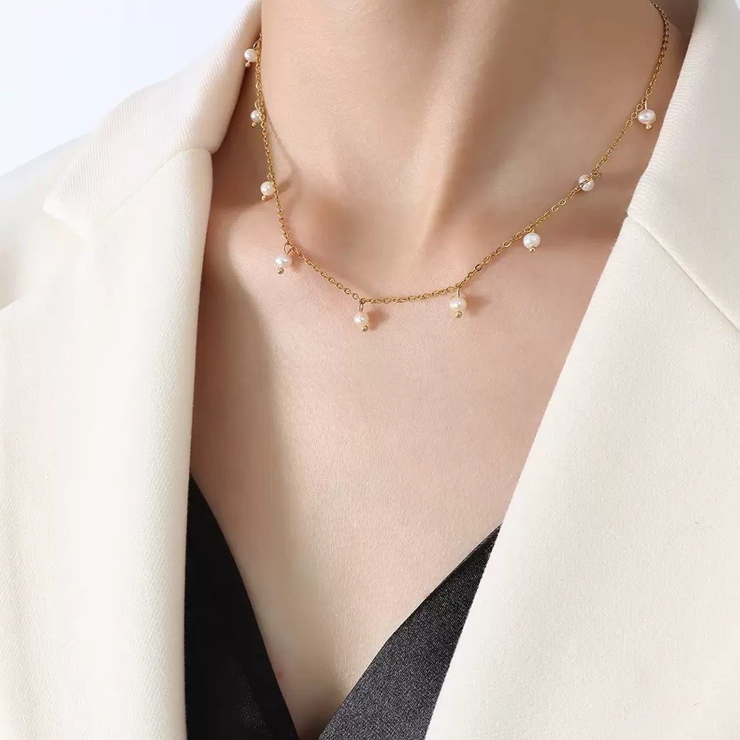 Luna Pearl Necklace