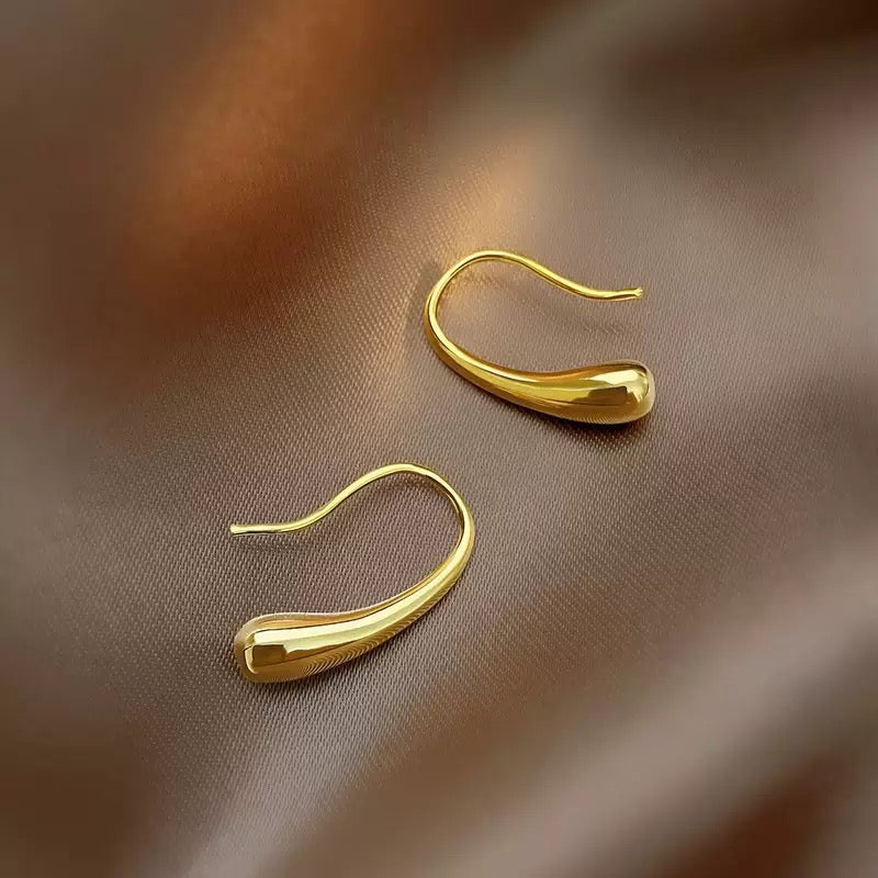 Minimal Teardrop Earrings