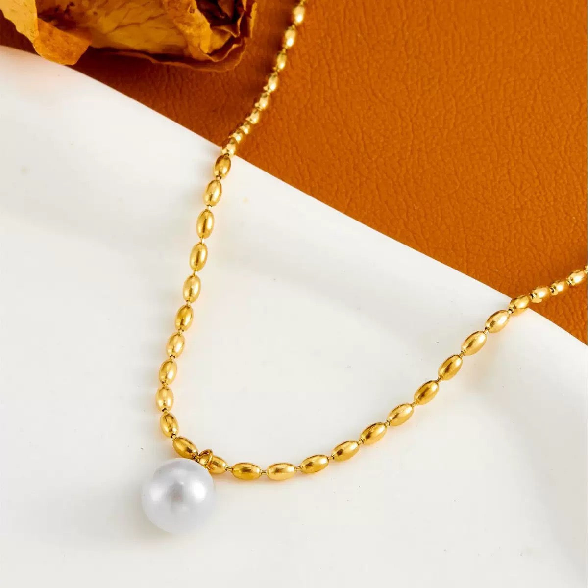 Pearl Embrace Necklace