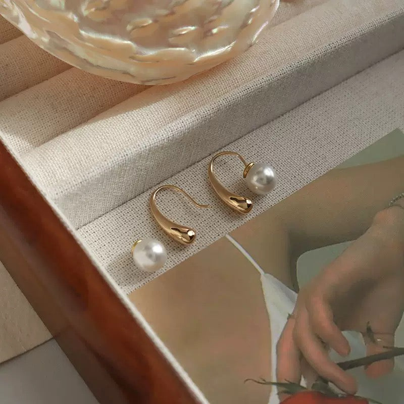 Pearl Teardrop Earrings