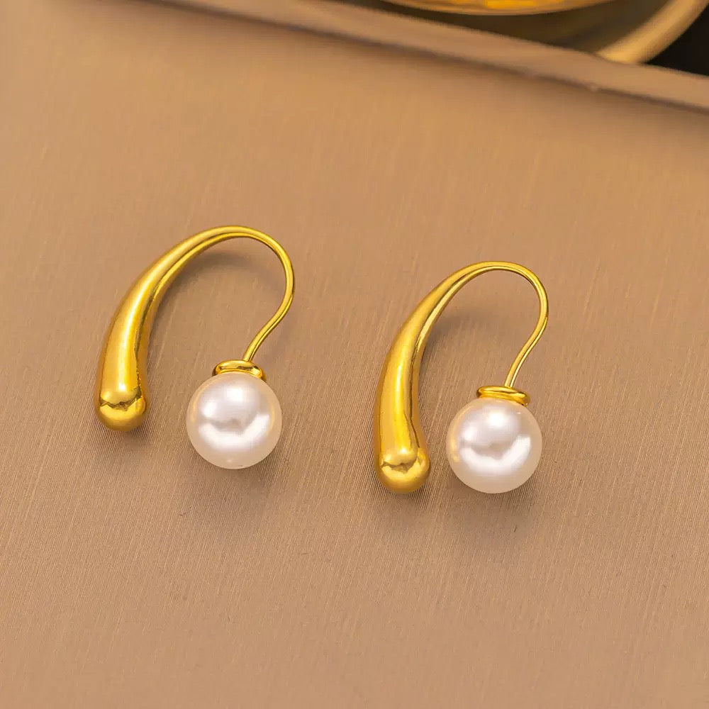 Pearl Teardrop Earrings
