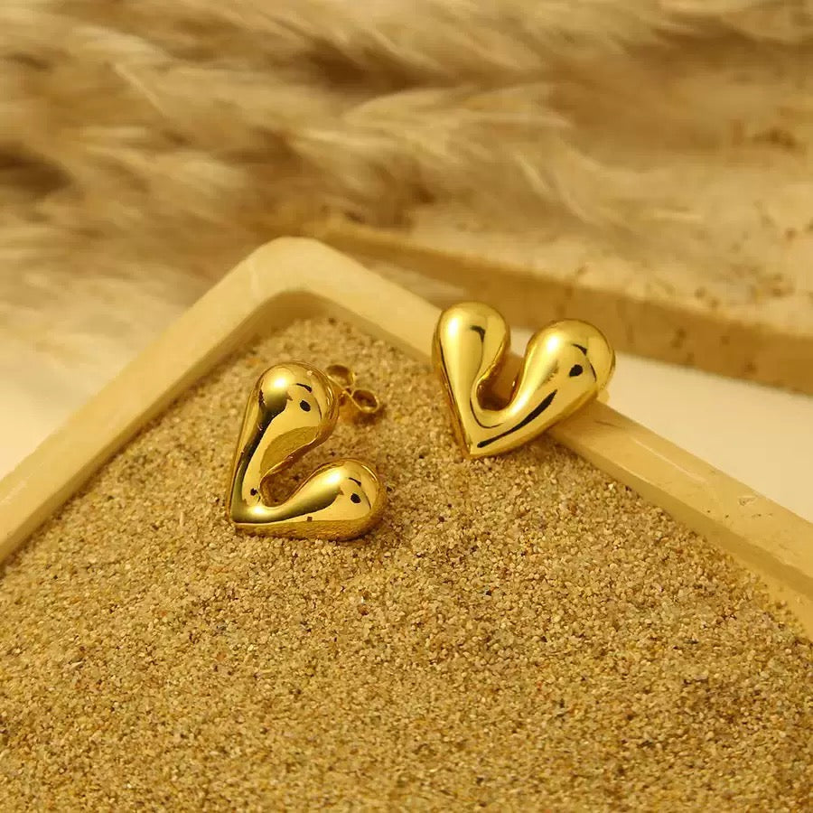 Royale Love Studs