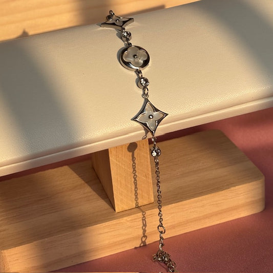 Silver Clover Bracelet
