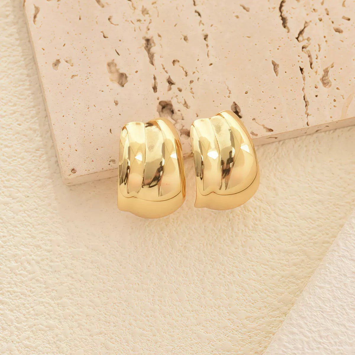 Soft Curl Studs